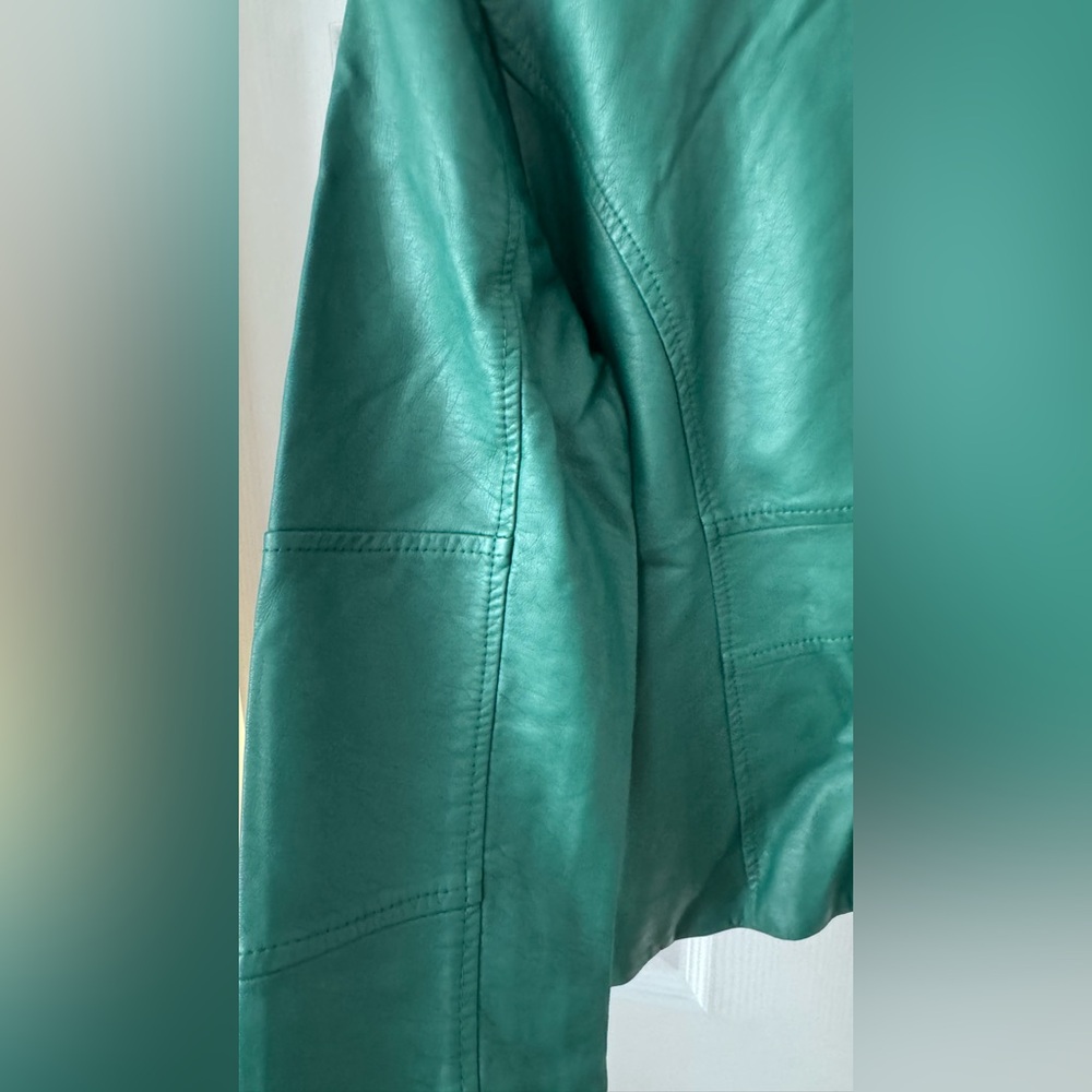 New York & Company Emerald Green Faux Leather Moto Jacket with Faux Fur Trim - Picture 7 of 14